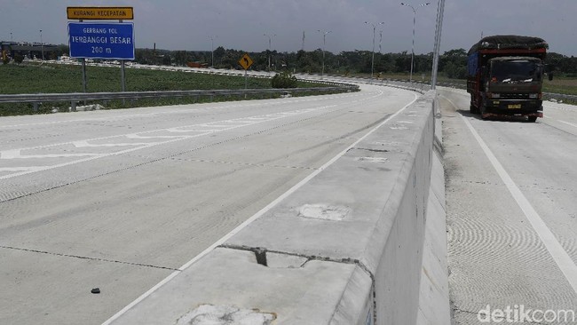 Menjajal Tol Terpanjang RI, Bagaimana Rasanya?