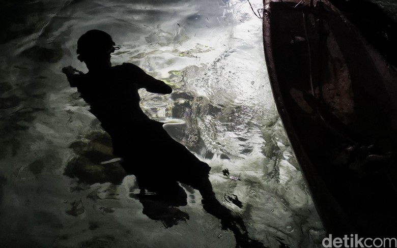 Cara Ramah Lingkungan Orang Bajo Mendapat Ikan: Memanah dan Menombak Cara Ramah Lingkungan Orang Bajo Mendapat Ikan: Memanah dan Menombak
