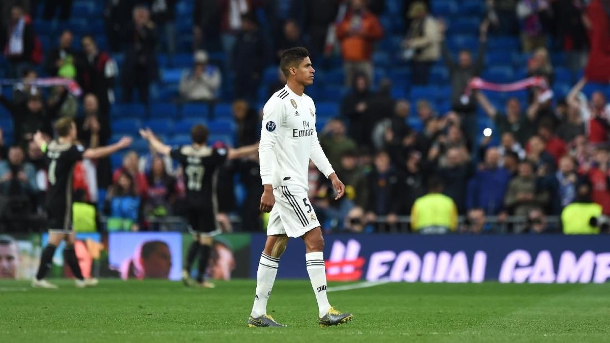 Paris Saint-Germain dikabarkan juga ikut memburu Raphael Varane (Foto: Denis Doyle/Getty Images)
