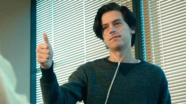 'Five Feet Apart': Sedihnya Tak Bisa Menyentuh yang Dicinta