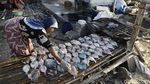 Melihat Produksi Ikan Asin di Pulau Messah