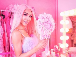 Foto Terlalu Seksi, Bintang Reality Show Ini Diejek Mirip Transgender