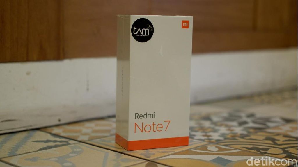 Unboxing Redmi Note 7 Buatan Indonesia