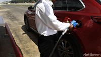 SPBU disana berupa pompa modular yang menyediakan BBM jenis pertamax, pertamina dex, dan solar. SPBU Modular ini biasanya dipasang Pertamina sebagai alternatif bangunan untuk menyalurkan BBM di daerah tertentu.