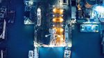 Patung KAWS Sepanjang 37 Meter Tiba di Hong Kong, Begini Penampakannya