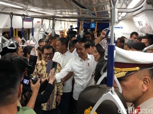 Jokowi Ajak Menteri Jajal MRT