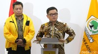 Ace menyebut keputusan pemberhentian ini dilakukan untuk menjaga marwah partai serta melaksanakan amanat Munaslub Golkar yang mendukung Jokowi-Maruf di Pilpres 2019. Dia menegaskan keputusan Erwin yang mendukung pasangan 02 bertentangan dengan amanat Munaslub. Posisi Erwin sebagai Ketua Bidang Koperasi dan UKM akan digantikan oleh Andi Lukman. Andi ini merupakan kader Golkar yang saat ini maju caleg.