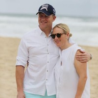 Zara Phillips adalah anak dari Putri Anne (anak kedua dari Ratu Elizabeth & Pangeran Philip). Di 2011, Zara menikahi pria biasa Mike Tindall, seorang atlet rugbi. Keduanya konsisten tampil mesra di usia pernikahan kedelapan tahun ini. Foto: Getty Images