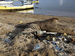 Sampah Plastik Ancam Keindahan Pulau Messah