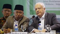 Duta Besar Australia untuk Indonesia Gary Quinlan menyambangi kantor Majelis Ulama Indonesia (MUI).