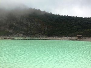 Foto Kawah Putih yang Eksotis