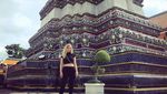 Foto: Gaya Liburan Artis Cantik Kuba, Ana de Armas