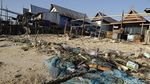 Sampah Plastik Ancam Keindahan Pulau Messah