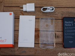 Unboxing Redmi Note 7 Buatan Indonesia