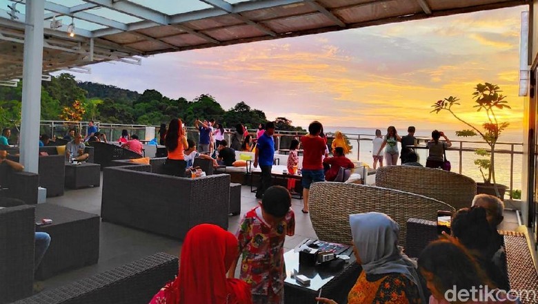 Ilustrasi suasana pantai di Pangandaran (Andi Nurroni/detikcom) Ilustrasi suasana pantai di Pangandaran (Andi Nurroni/detikcom)