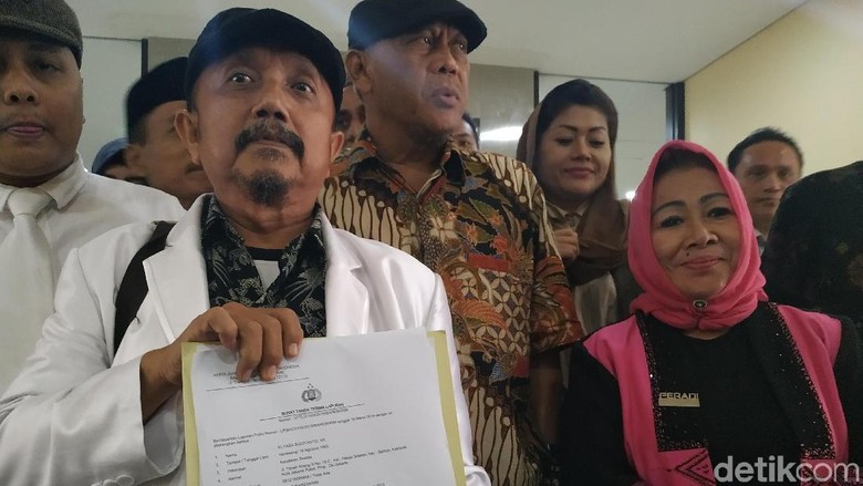 Eggi Sudjana Laporkan Agum Gumelar ke Bareskrim Eggi Sudjana Laporkan Agum Gumelar ke Bareskrim