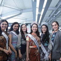 Kehadiran Puteri Indonesia pun diharapkan dapat menjadi contoh bagi masyarakat untuk menggunakan transportasi umum demi mengurangi kemacetan di Ibu Kota. “Dengan adanya transportasi MRT maka akan mempermudah mobilitas masyakat dengan aman, nyaman dan cepat.  Hal ini akan mendorong tingkat kunjungan pariwisata khususnysa yang berada di Kota Jakarta dan sekitarnya, ungkap Puteri Indonesia Pariwisata 2019 Jessica Fitriana Martasari. Foto: Dok. Yayasan Puteri Indonesia