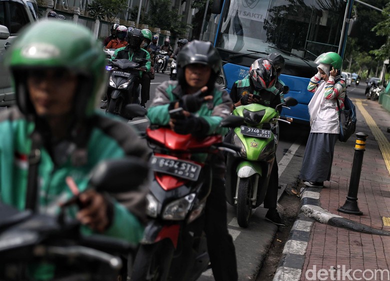 Ojek online. Foto: Pradita Utama Ojek online. Foto: Pradita Utama