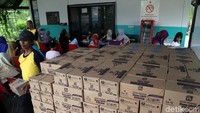 Kegiatan yang disebut operasi pangan murah (bersubsidi) itu dilakukan setiap sebulan sekali oleh pihak Pemprov DKI Jakarta untuk membantu warga dalam menyajikan sembako murah.