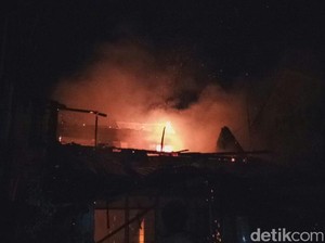 Bensin Eceran Sebabkan Kebakaran Rumah di Banyuwangi, 1 Orang Tewas