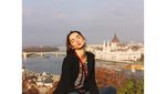 Foto: Gaya Liburan Artis Cantik Kuba, Ana de Armas