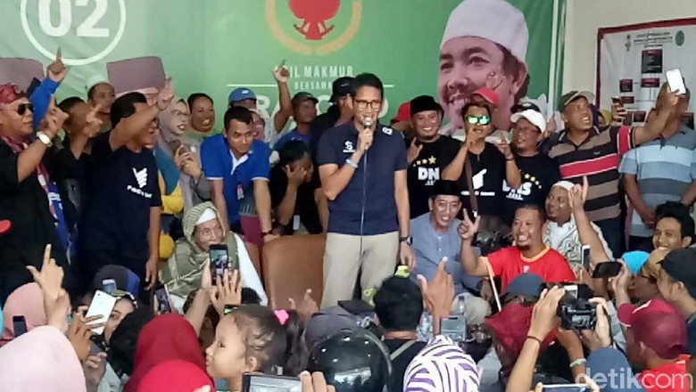 Dicurhati Mahalnya Listrik, Sandi Sodorkan Obat Masuk Angin Dicurhati Mahalnya Listrik, Sandi Sodorkan Obat Masuk Angin