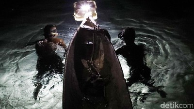 Tombak Jadi Andalan Warga Mencari Ikan di Malam Hari