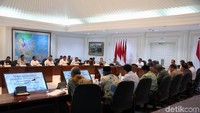 Pada Ratas sebelumnya saya sudah menugaskan Pak Wapres untuk mengkoordinasikan dengan seluruh menteri dan gubernur dan terkait dengan percepatan pengintegrasian sistem pengelolaan jaringan transportasi antar kota wilayah, kata Jokowi di Kantor Presiden, Jakarta, Selasa (19/3/2019).