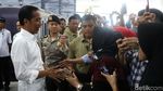 Momen Jokowi Diserbu Warga saat Jajal MRT