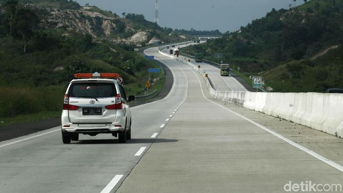 Begini Rasanya Ngegas Mobil Sejauh 140 Km Di Tol Terpanjang Ri