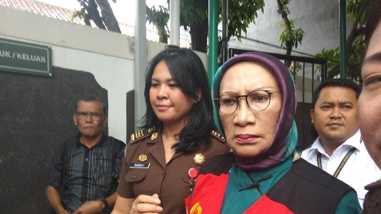 Eksepsi Ditolak, Ratna Sarumpaet: Ikhlas Sama Negeri Gua Eksepsi Ditolak, Ratna Sarumpaet: Ikhlas Sama Negeri Gua