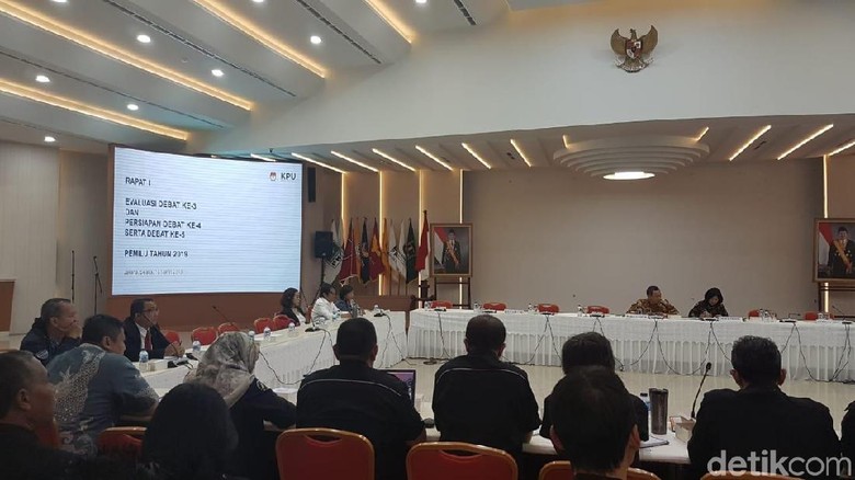 KPU Gelar Rapat Evaluasi Debat Cawapres dan Persiapan Dua Debat Terakhir KPU Gelar Rapat Evaluasi Debat Cawapres dan Persiapan Dua Debat Terakhir
