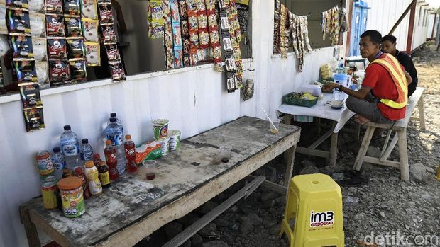 Rest Area Tol Bakter Masih Pakai Kontainer, Ngopi Bisa Lah