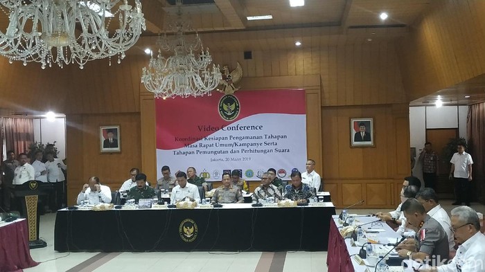Bahas Keamanan Pemilu, Wiranto hingga Kapolri Rapat Lewat Telekonferensi