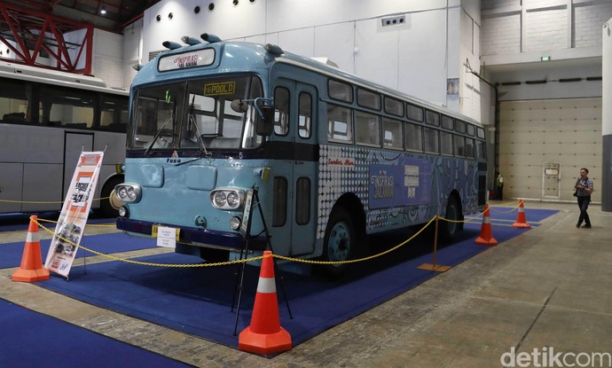 Bus-bus Jadul Rayu Pengunjung Jiexpo Kemayoran