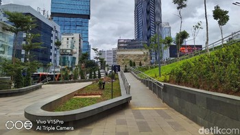 Menjajal kamera belakang dengan setingan AI dan HDR aktif. Foto: Adi Fida Rahman/detikINET