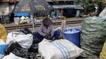 Bangunan Liar dan Sampah Plastik Berjejer di Bantaran BKB