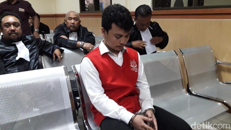 Sidang Tuntutan Harris Kasus Pembunuhan Satu Keluarga di Bekasi Ditunda Sidang Tuntutan Harris Kasus Pembunuhan Satu Keluarga di Bekasi Ditunda