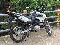 Suzuki DR150. 