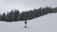 Bulan Februari lalu, ia asyik main ski di Colorado (seanopry55/Instagram)