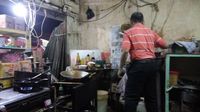 Bikin Ngakak! Aksi Kocak Emak-emak hingga Cowok Kekar yang Masak Sambil Joget