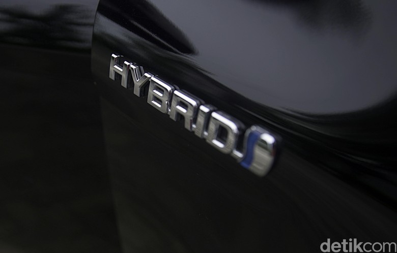 Camry Hybrid. Foto: Didik Dwi Haryanto Camry Hybrid. Foto: Didik Dwi Haryanto