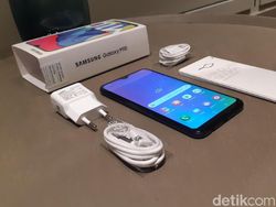 Unboxing Galaxy M10, Smartphone Rp 1 Jutaan dari Samsung