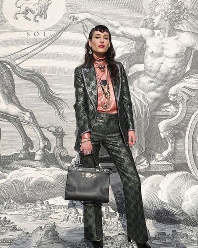 Zumi pertama kali memamerkan dan mempromosikan tas tersebut di fashion show Spring 2019. Itu terasa benar-benar gila, seperti mimpi, kata Zumi kepada Vogue. Foto: Instagram @fangusz666