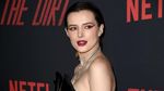 Seksinya Bella Thorne dengan Mini Dress Hitam
