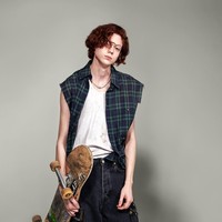 Aku menyentuh titik di mana aku lelah dengan kehidupan, karena itu sesuatu di hidupku dan caraku hidup. Aku selalu mempertanyakan bagaimana orang lain menjalani hidup, bangun, dan merasa bahagia melakukan sesuatu dan aku tidak, ujarnya kepada CNN. Foto: Instagram/@nathanwestling