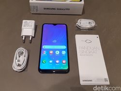 Unboxing Galaxy M10, Smartphone Rp 1 Jutaan dari Samsung