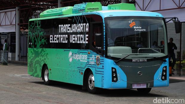 bus Transjakarta listrik 