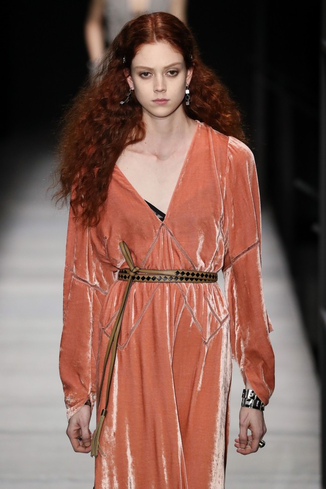 Saat masih tampil sebagai wanita, Nathan Westling berjalan di fashion show Louis Vuitton, Alexander Wang hingga Marc Jacobs. Ia juga membintangi kampanye terbaru Tiffany & Co, bahkan Chanel. Foto: Getty Images