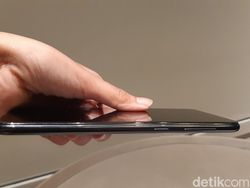 Unboxing Galaxy M10, Smartphone Rp 1 Jutaan dari Samsung